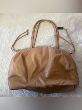 Victorias Secret Everyday Soft Over the Shoulder Bag in Light Tan